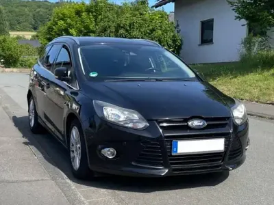 Gebraucht Ford Focus 140 PS (102 kW) 2011 Schwarz Kombi