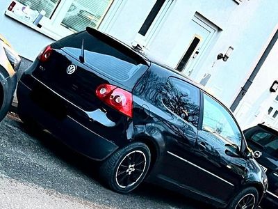 Schwarz Gebraucht 2004 VW Golf IV Kleinwagen | 1.700 € (Fairer Preis)