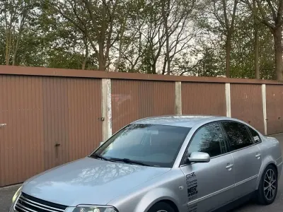 Usata VW Passat 105 CV (77 kW) 2003 Argento Berlina
