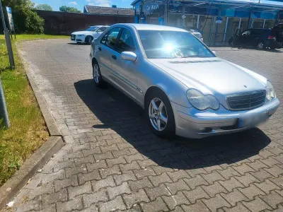 Usata Mercedes C180 143 CV (105 kW) 2002 Argento Berlina