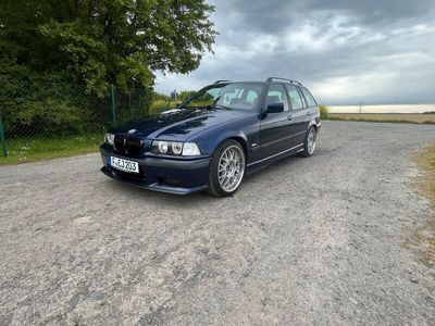 BMW 323