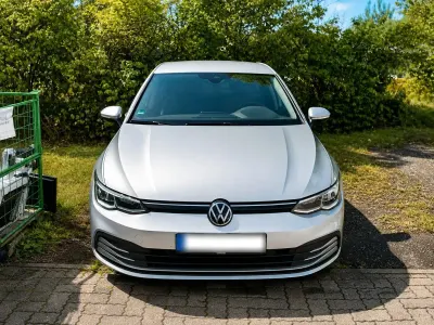 Gebraucht VW Golf VII Life 150 PS (110 kW) 2020 Silber Limousine