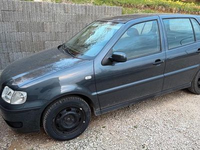 Gebraucht VW Polo 60 PS (44 kW) 2001 Grau Kleinwagen