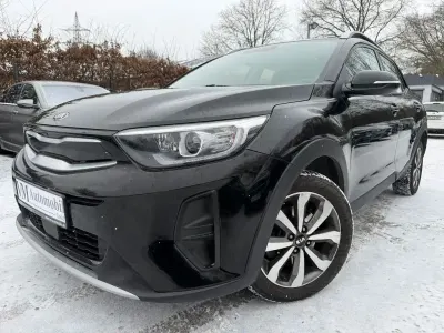 Używany Kia Stonic Vision 101 KM (74 kW) 2022 Czarny SUV