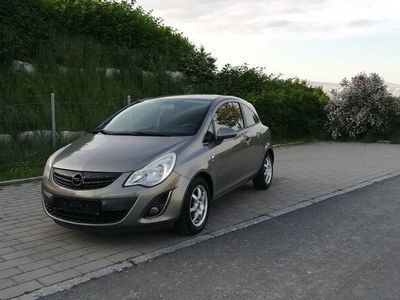 gebraucht Opel Corsa D 1,4 liter mit 90 PS Satellite