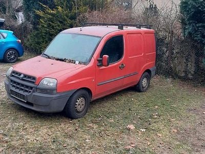 Rot Gebraucht 2001 Fiat Doblò Van / Kleinbus | 1.000 €