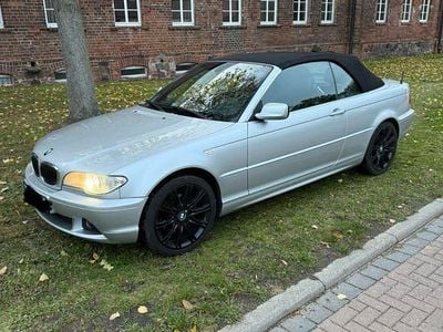 Silber Gebraucht 2005 BMW 325 Cabriolet Sport Line Cabrio | 12.749 € (Etwas zu teuer)