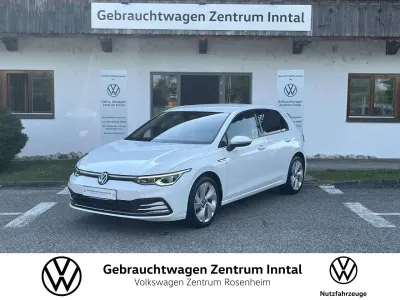 Gebraucht VW Golf VIII Style 131 PS (96 kW) 2022 Weiß Limousine