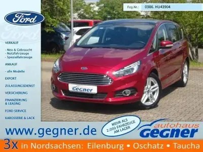 Gebraucht Ford S-MAX Titanium 241 PS (177 kW) 2017 Rot Van / Kleinbus