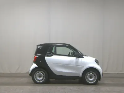 Gebraucht Smart ForTwo Electric Drive 60 kW (82 PS) 2022 Weiß Kleinwagen