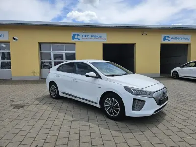 Gebraucht Hyundai Ioniq Premium 100 kW (136 PS) 2020 Weiß Kleinwagen