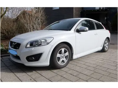 Używany Volvo C30 R-Design 114 KM (83 kW) 2011 Biały Hatchback