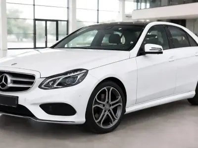 Gebraucht Mercedes E400 Avantgarde 330 PS (242 kW) 2014 Weiß Limousine