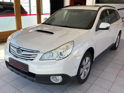 Begagnad Subaru Legacy 150 HK (110 kW) 2012 Vit Sedan