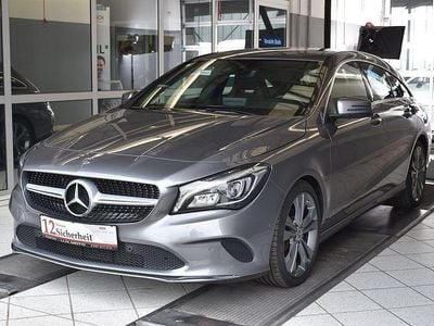 Grau Gebraucht 2017 Mercedes CLA180 Shooting Brake Urban Kombi | 18.899 € (Fairer Preis)