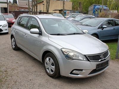 Second-hand Kia Ceed 90 CP (66 kW) 2012 Argintiu Hatchback