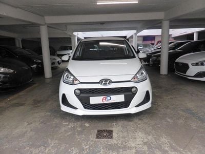 Gebraucht Hyundai i10 Trend 67 PS (49 kW) 2017 Weiß Kleinwagen