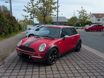Käytetty Mini ONE 90 HP (66 kW) 2003 Punainen Viistoperä