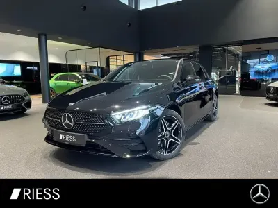 Gebraucht Mercedes A250 AMG 218 PS (160 kW) 2026 Metalliclack kosmosschwarz Limousine