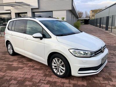 Gebraucht VW Touran Comfortline 150 PS (110 kW) 2016 Weiß Van / Kleinbus