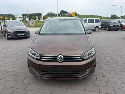 Gebraucht VW Touran Comfortline 150 PS (110 kW) 2016 Braun Van / Kleinbus