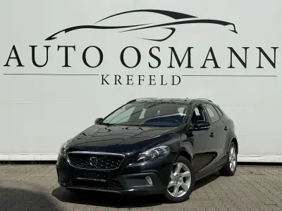 Gebraucht Volvo V40 CC Momentum 150 PS (110 kW) 2014 Black sapphire / metallic Kombi
