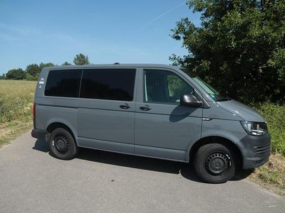 Gebraucht VW Transporter 150 PS (110 kW) 2017 Grau Van
