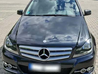Gebraucht Mercedes C180 2011 Schwarz Limousine