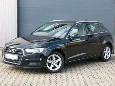 Używany Audi A3 Ambiente 250 KM (183 kW) 2018 Czarny Sedan/Limuzyna