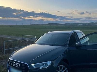 Second-hand Audi A3 Sportback 116 CP (85 kW) 2018 Gri Hatchback