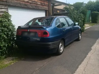 Gebraucht Seat Cordoba 60 PS (44 kW) 1995 Blau Limousine