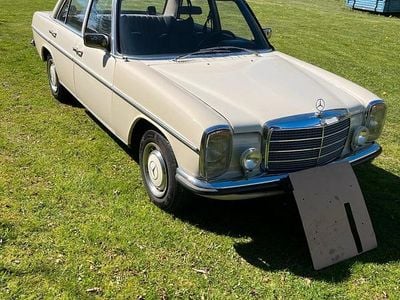 Brugt Mercedes W115 90 HK (66 kW) 1973 Hvid Sedan