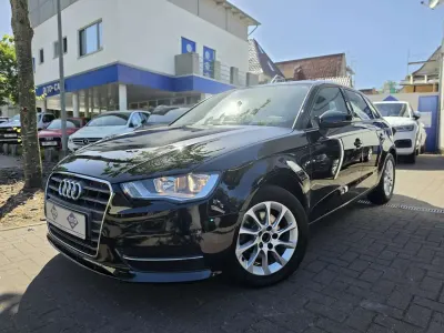 Gebraucht Audi A3 Sportback Attraction 110 PS (80 kW) 2014 Mythosschwarz Kleinwagen