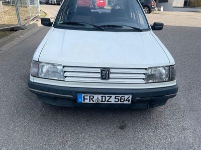 Gebraucht Peugeot 309 75 PS (55 kW) 1990 Weiß Kleinwagen
