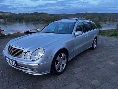 Mercedes E320