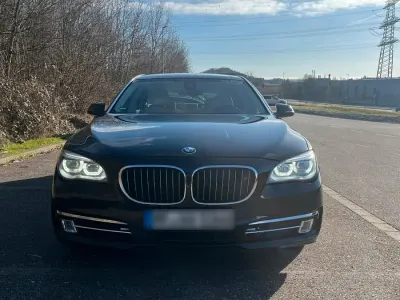 Gebraucht BMW 730 Comfort Edition 258 PS (189 kW) 2014 Schwarz Limousine
