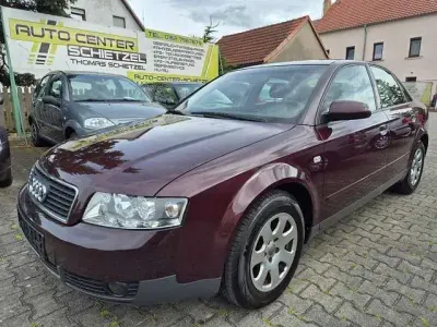 Gebraucht Audi A4 101 PS (74 kW) 2002 Rot Limousine