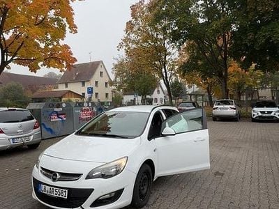 Gebraucht Opel Astra 125 PS (91 kW) 2012 Weiß Kombi