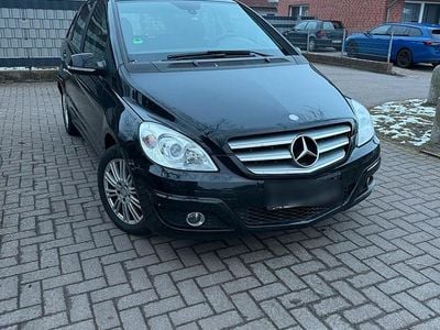 Gebraucht Mercedes B180 109 PS (80 kW) 2011 Schwarz Van / Kleinbus
