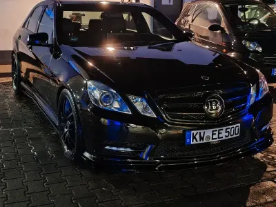 Gebraucht Mercedes E500 408 PS (300 kW) 2012 Schwarz Limousine