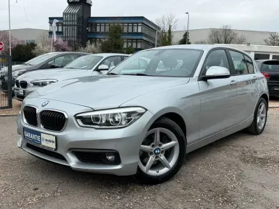 Gebraucht BMW 118 Advantage 150 PS (110 kW) 2019 Glaciersilber metallic Limousine