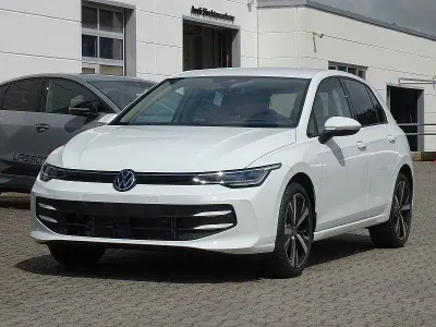 Gebraucht VW Golf VIII Business 150 PS (110 kW) 2025 Pure white Limousine