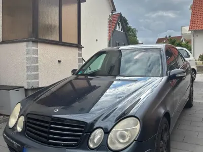 Gebraucht Mercedes E220 150 PS (110 kW) 2003 Andere farben Limousine