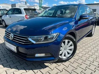 Gebraucht VW Passat Trendline 120 PS (88 kW) 2018 Blau Kombi