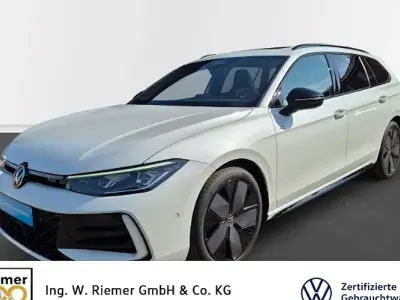 Gebraucht VW Passat IQ Drive 150 PS (110 kW) 2026 Oryxweiß perlmutteffekt Kombi