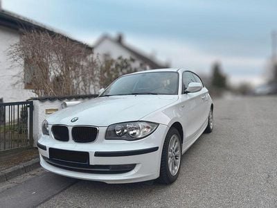 Gebraucht BMW 116 122 PS (89 kW) 2010 Weiß Kleinwagen