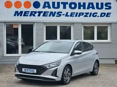 Gebraucht Hyundai i20 Select 79 PS (58 kW) 2024 Grau Kleinwagen