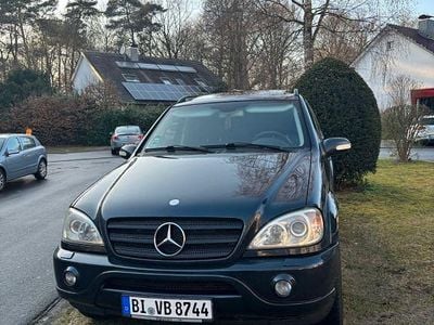 Begagnad Mercedes ML320 AMG 218 HK (160 kW) 2001 Svart SUV