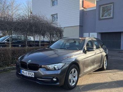 Grau Gebraucht 2017 BMW 318 Sport Line Kombi | 15.899 € (Etwas zu teuer)