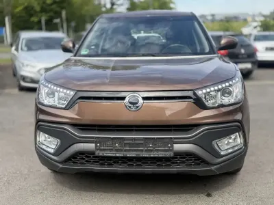 Gebraucht SsangYong XLV Sapphire 128 PS (94 kW) 2016 Braun metalic SUV